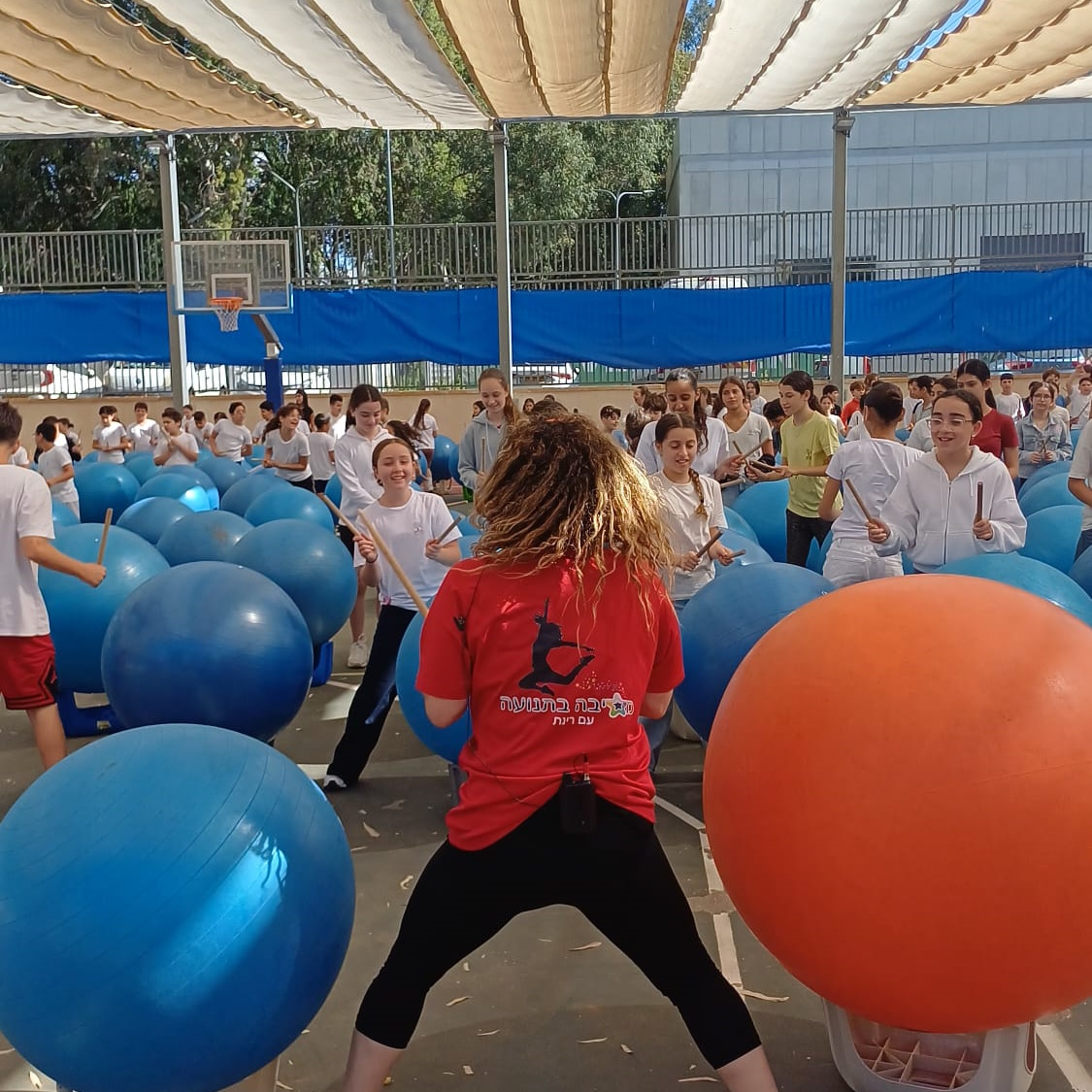 מסיבה בתנועה - יוצרים חוויה אנרגטית, מגבשת ובלתי נשכחת לכל אירוע